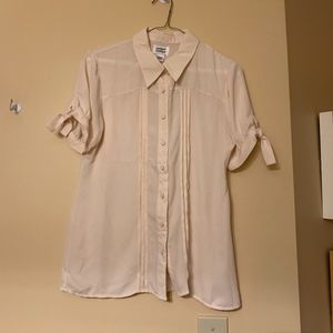 NWOT Unique Vintage Collared Button Up Blouse